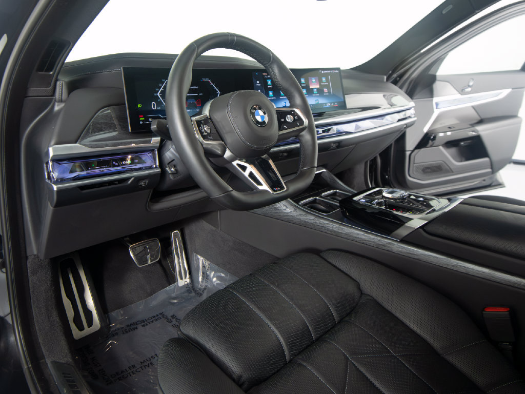 Used 2023 BMW 760i xDrive AWD/4WD image 22