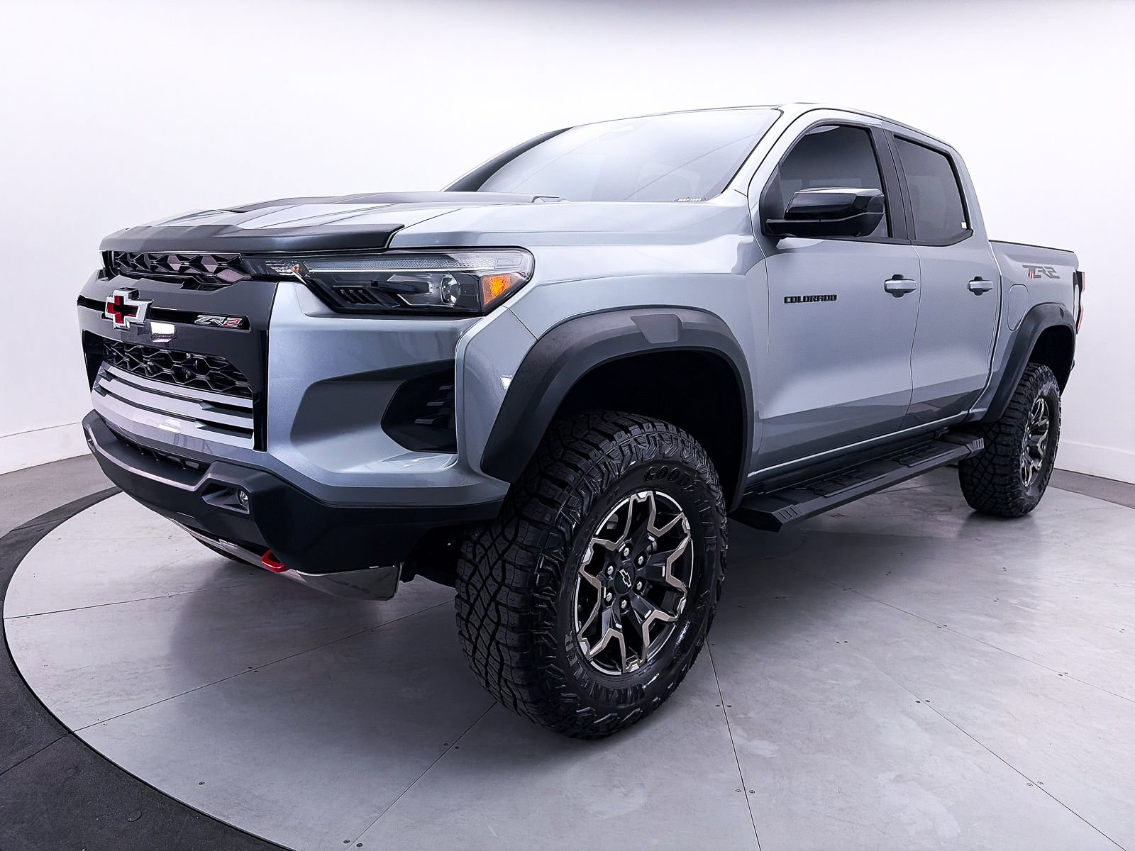 Used 2024 Chevrolet Colorado ZR2 w/ ZR2 Convenience Package III AWD/4WD image 13