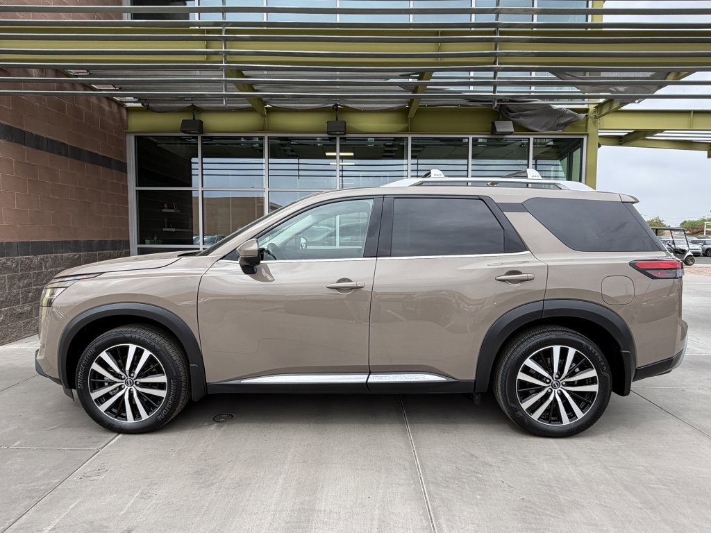 Used 2024 Nissan Pathfinder Platinum w/ Cargo Package image 7