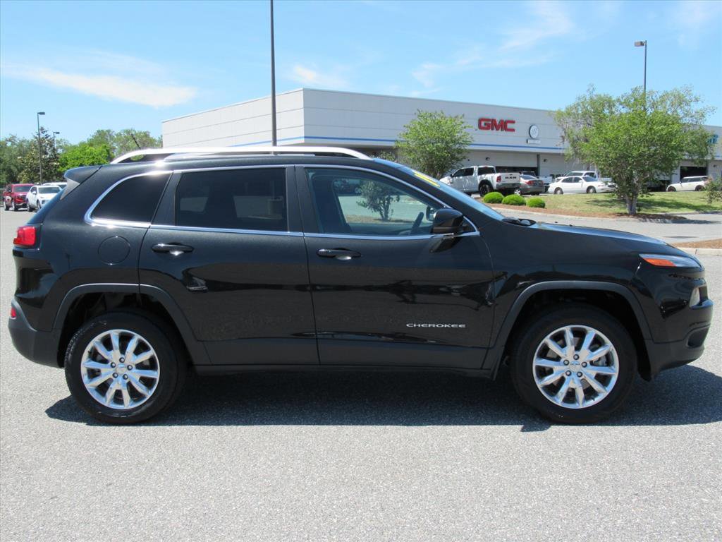 Used 2014 Jeep Cherokee Limited w/ Luxury Group image 2
