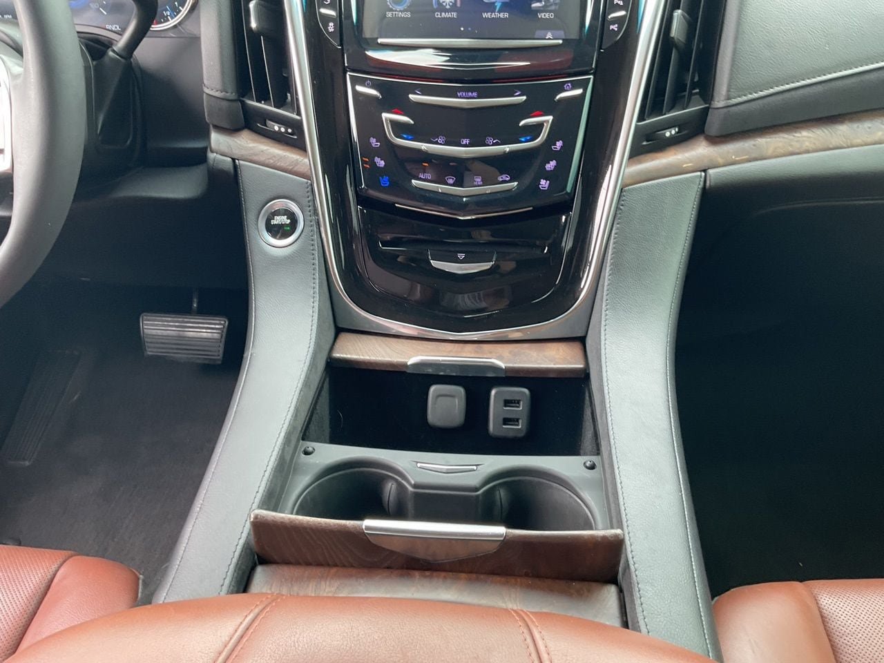 Used 2017 Cadillac Escalade Premium Luxury AWD/4WD image 19