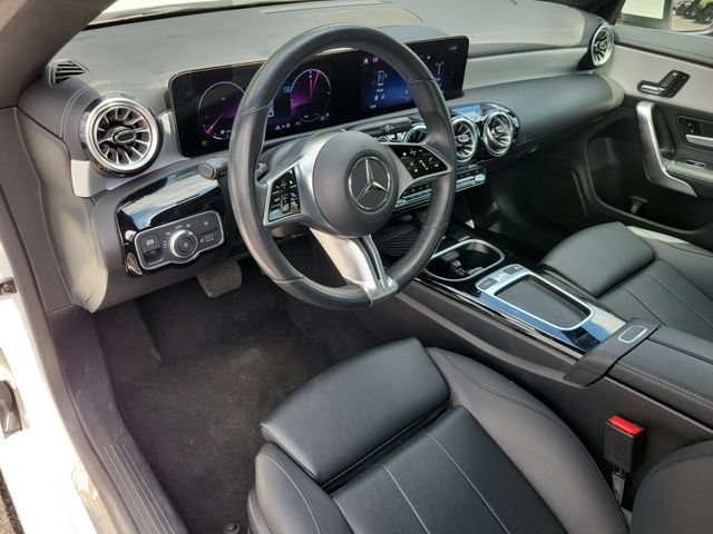 Used 2025 Mercedes-Benz CLA 250 image 10