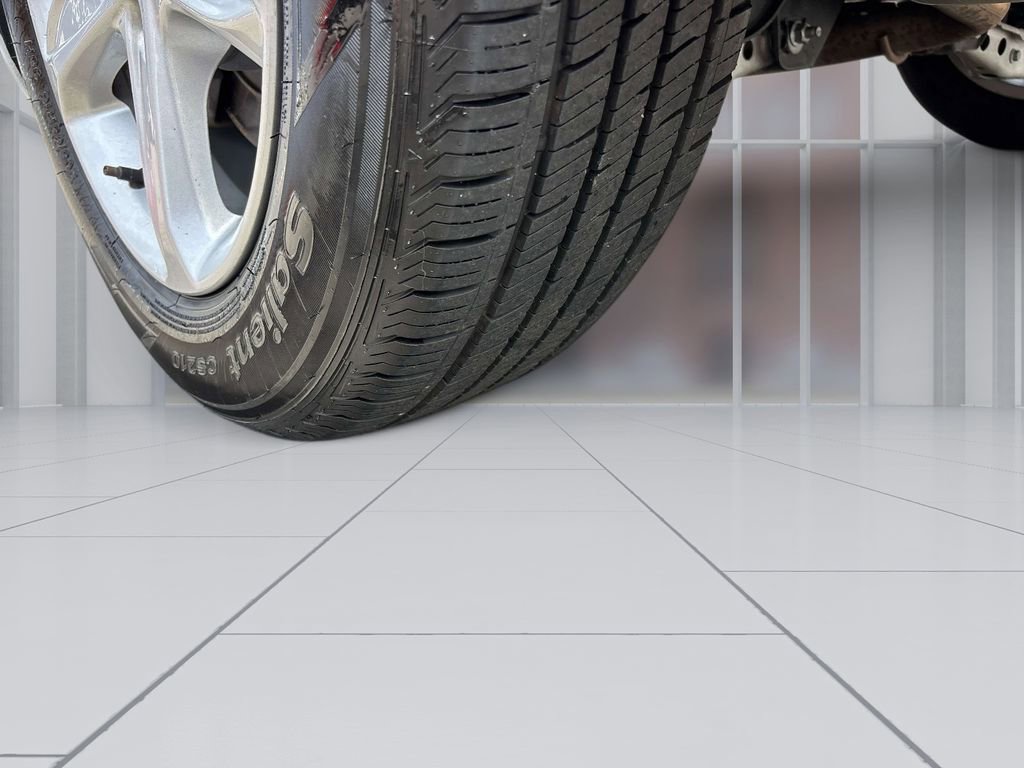 Used 2024 Chevrolet Malibu LT image 9