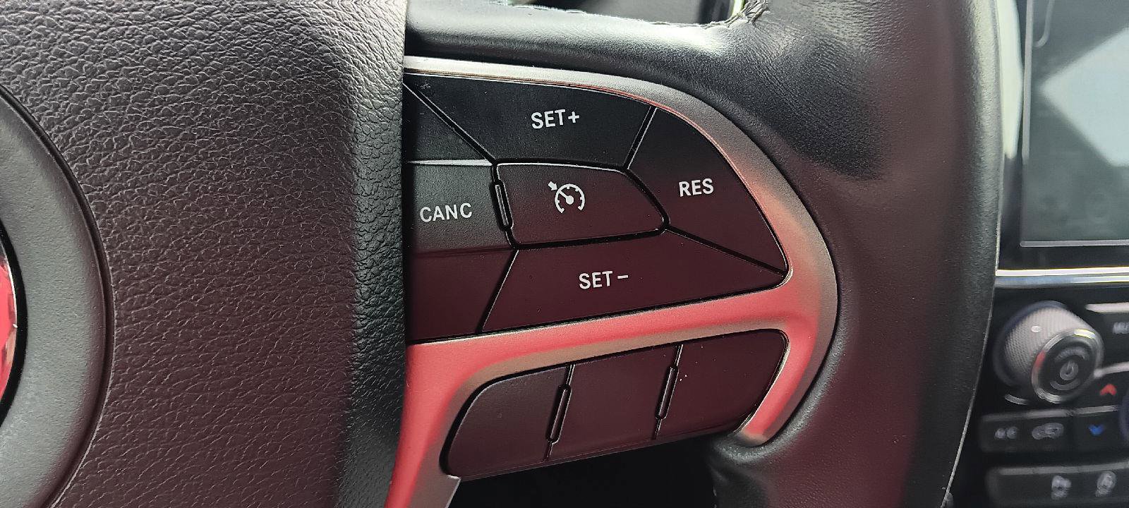 Used 2020 Jeep Grand Cherokee Overland image 19