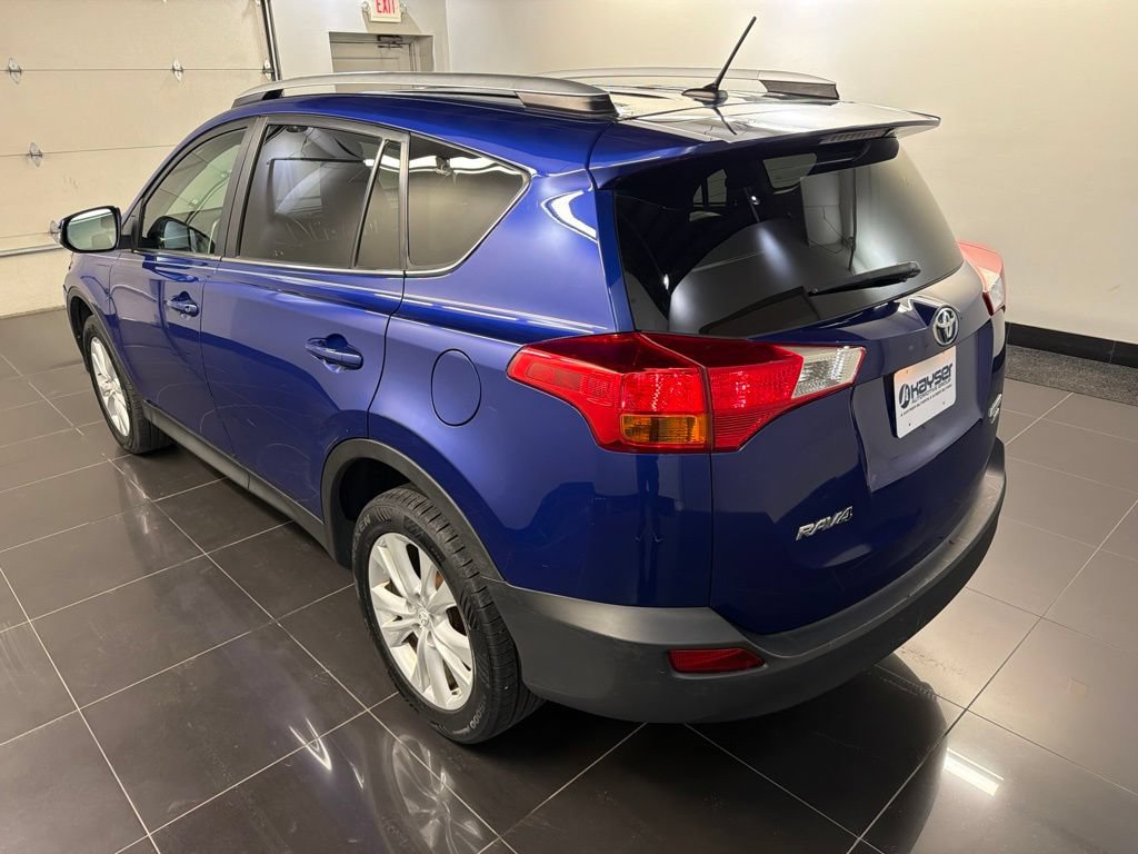 Used 2015 Toyota RAV4 Limited w/ Technology Package AWD/4WD image 4