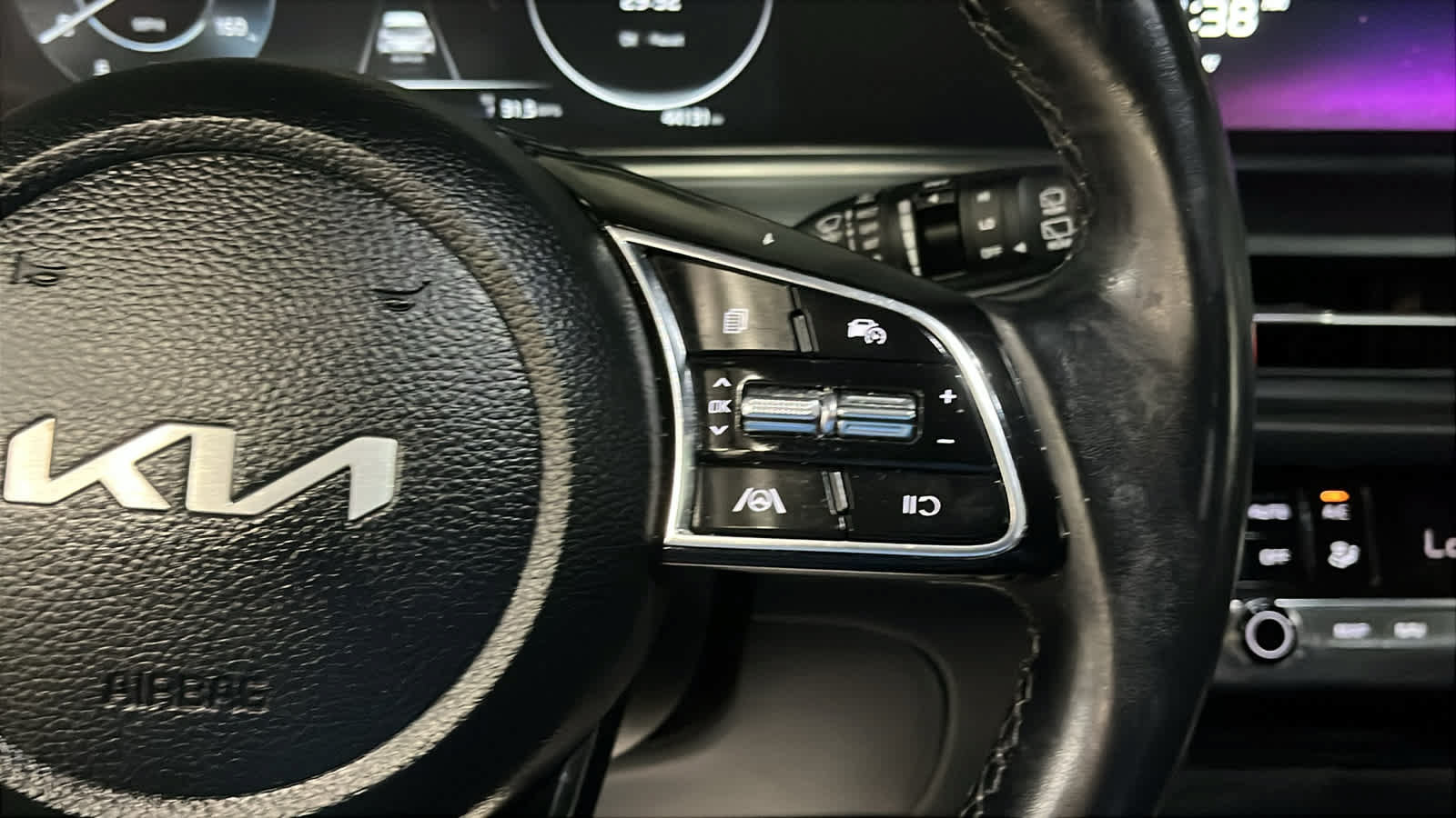 Used 2024 Kia Seltos EX FWD image 13