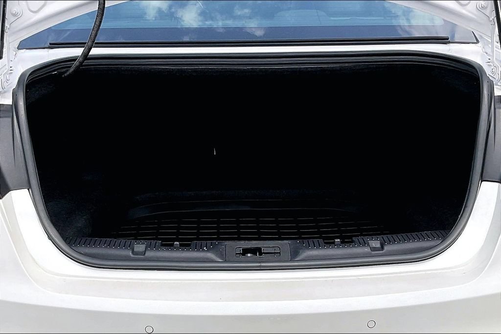 Used 2019 Ford Taurus Limited AWD/4WD image 27