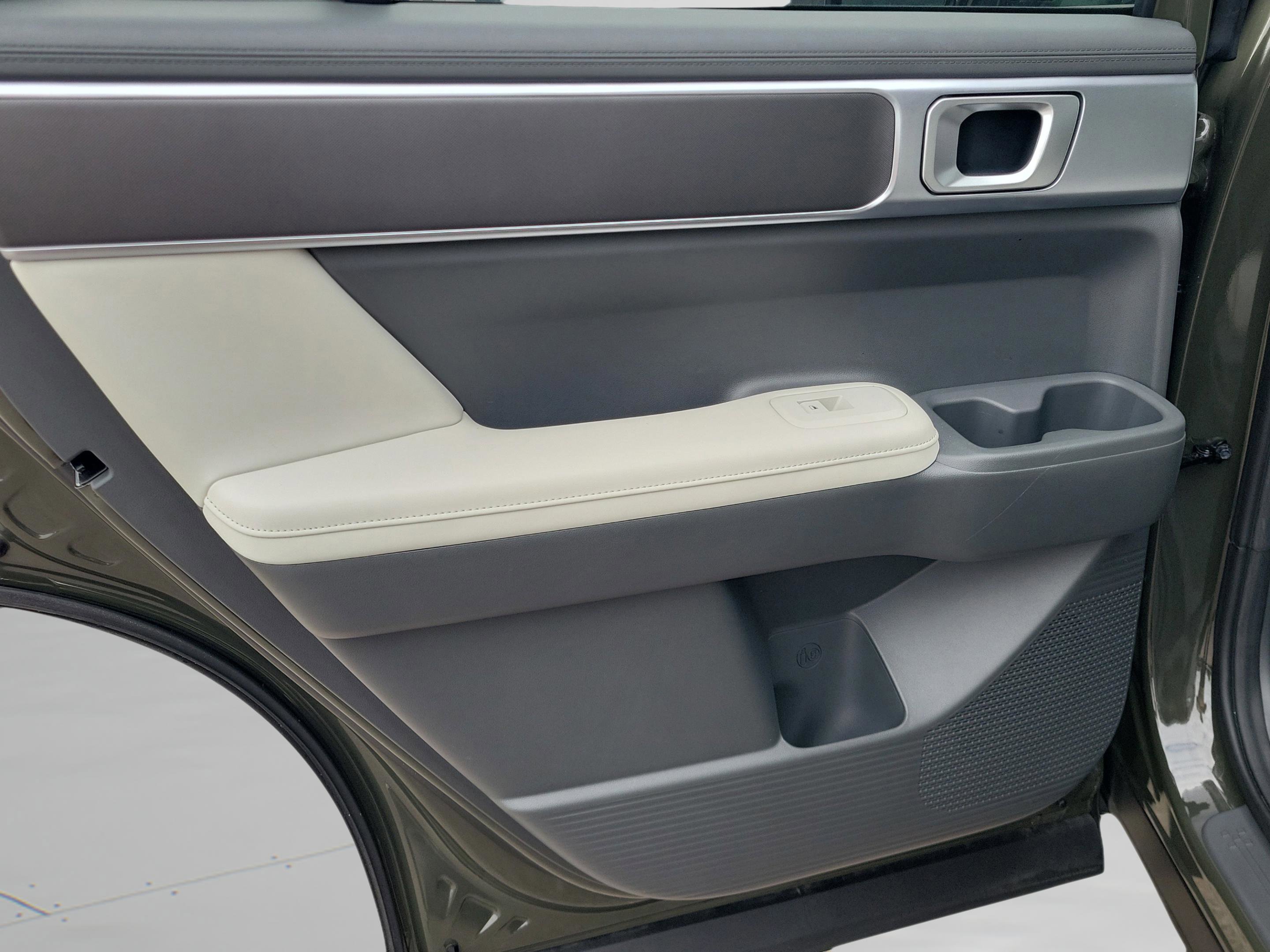 Certified 2025 Hyundai Santa Fe SEL image 11