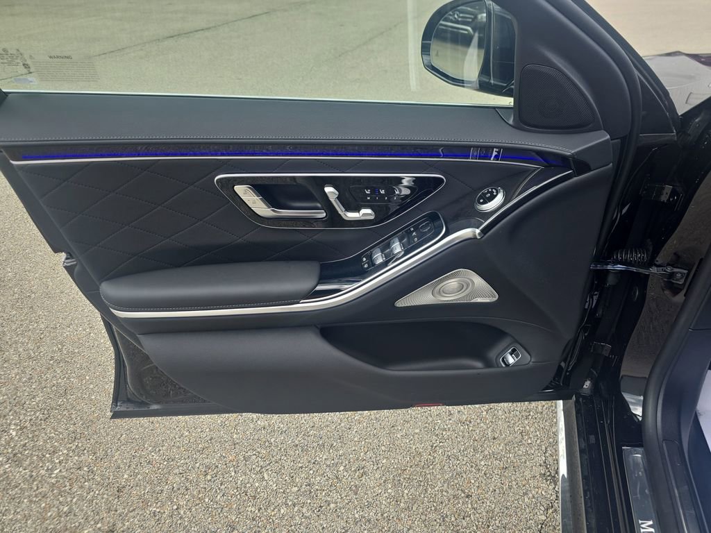 New 2026 Mercedes-Benz S 580e 4MATIC Sedan image 10