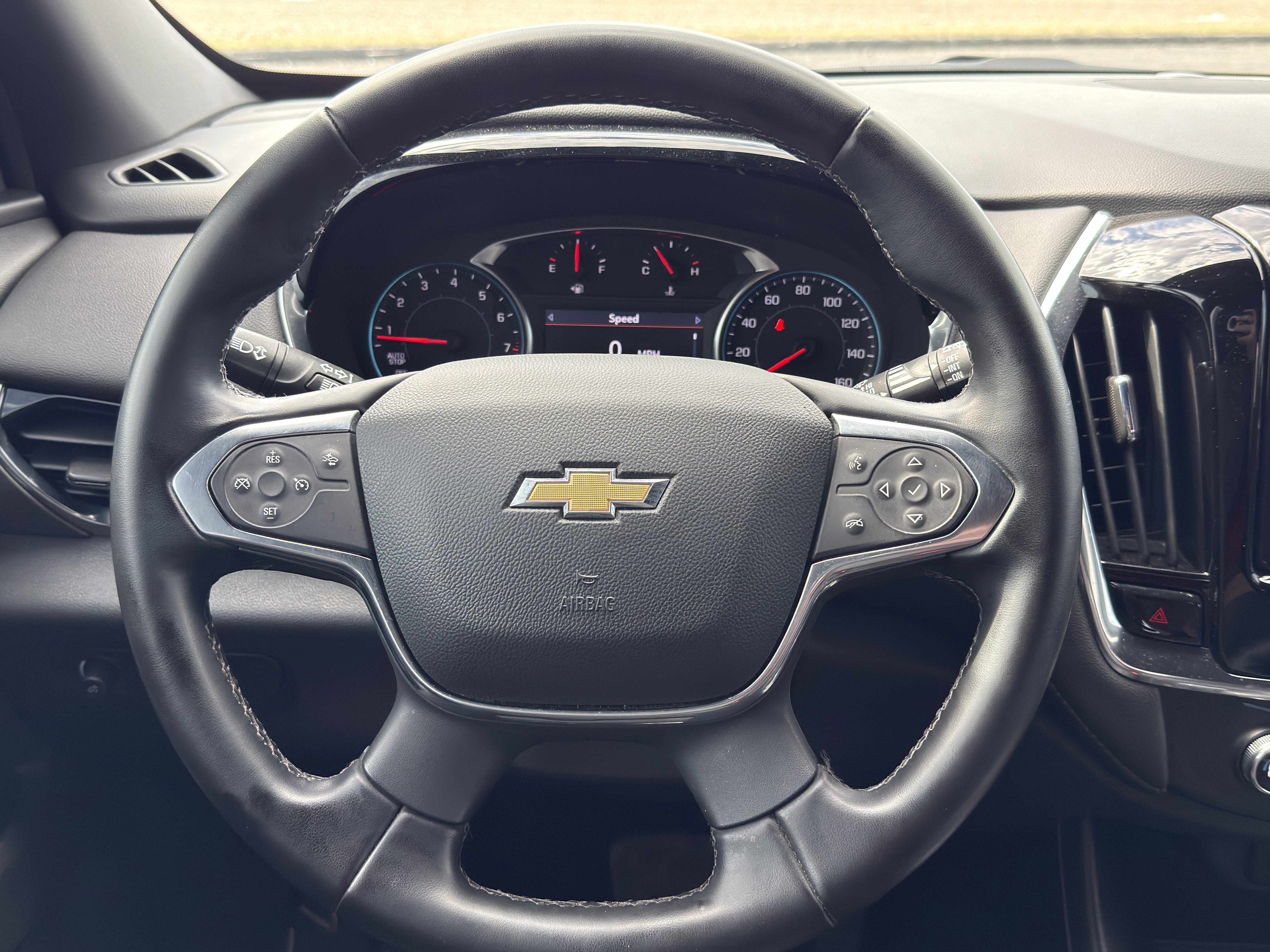 Used 2023 Chevrolet Traverse LT image 27