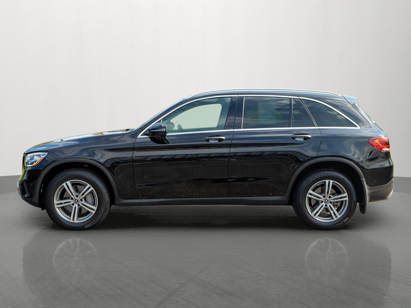 Used 2022 Mercedes-Benz GLC 300 4MATIC image 4