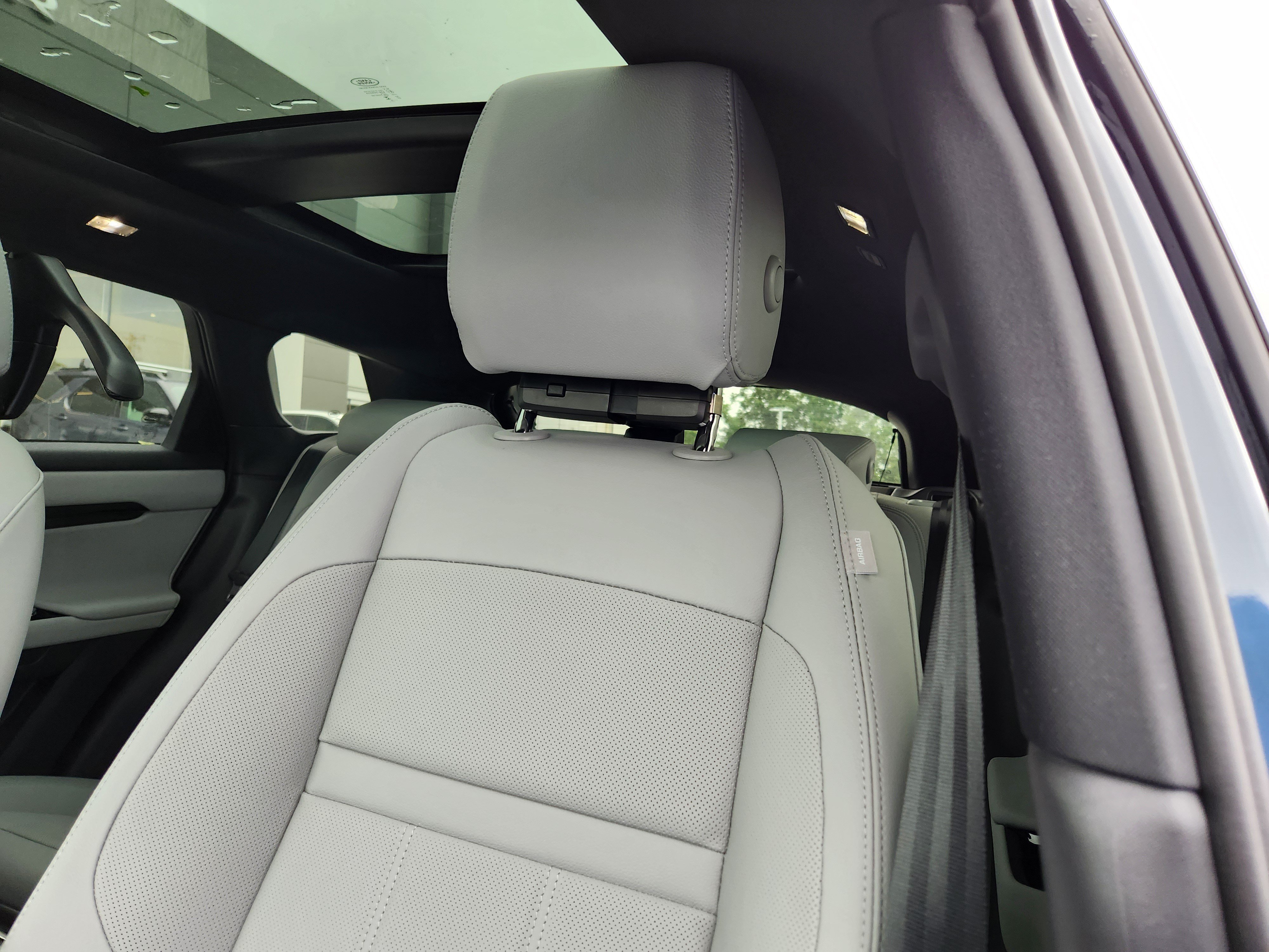 New 2026 Land Rover Range Rover Evoque S AWD/4WD image 9