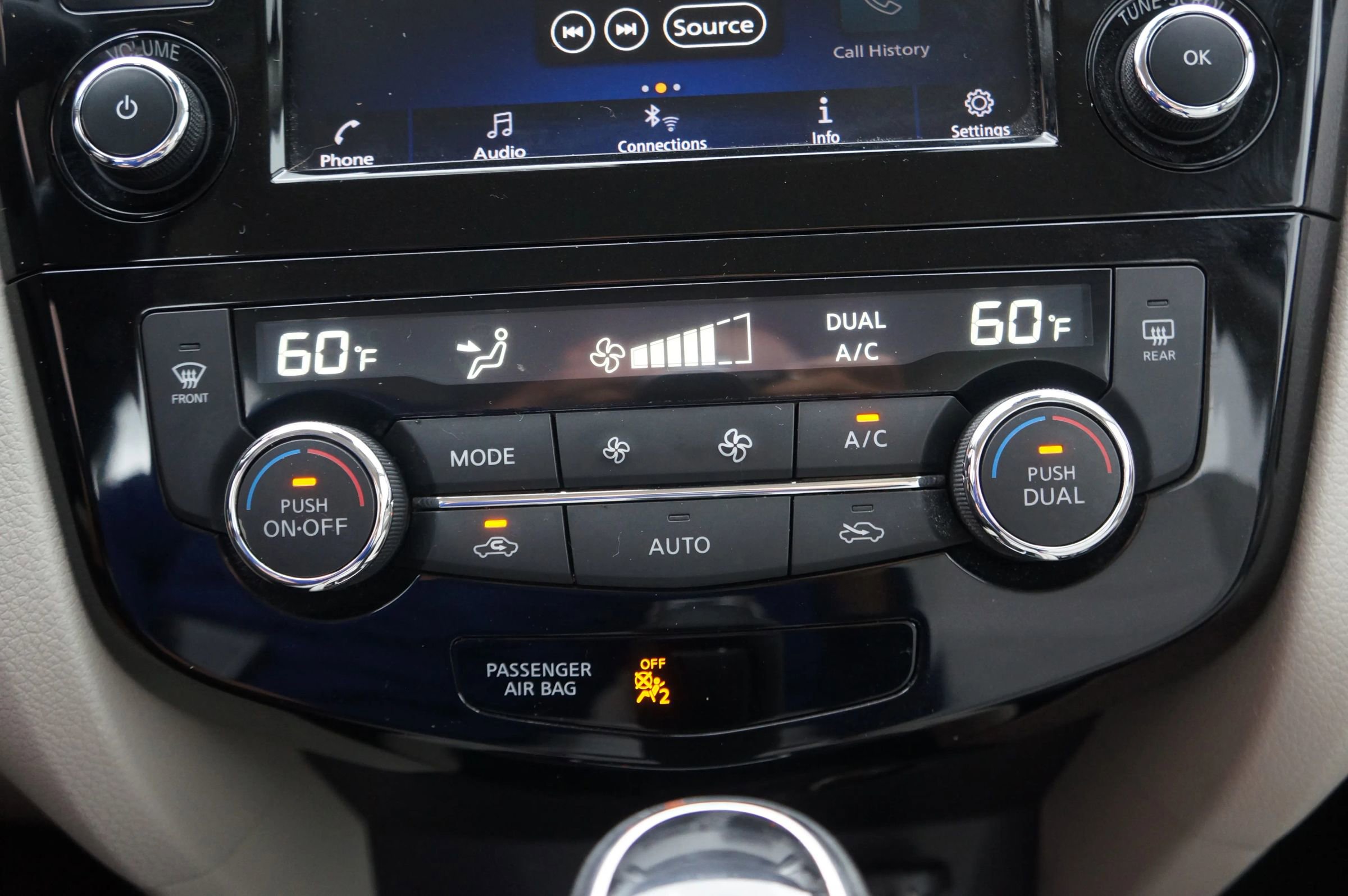 Used 2022 Nissan Rogue Sport SV w/ Technology Package image 38