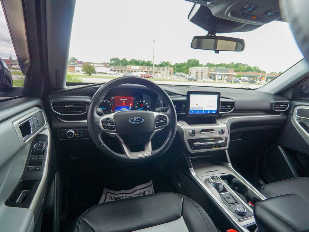 Used 2022 Ford Explorer XLT w/ Equipment Group 202A AWD/4WD image 15