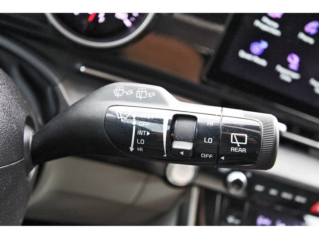 Certified 2024 Kia Carnival EX FWD image 18