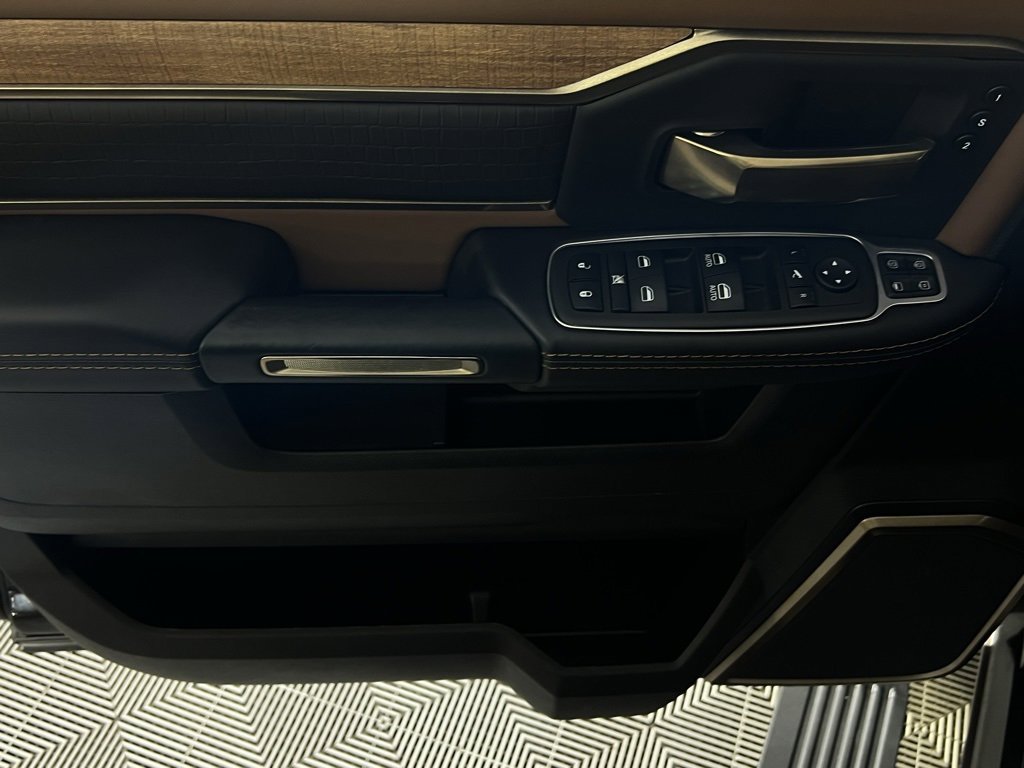 Used 2024 RAM 2500 Limited image 26