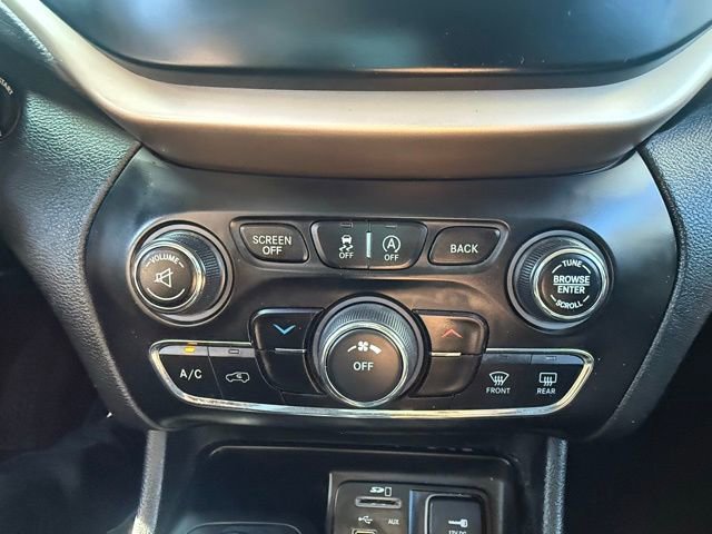 Used 2017 Jeep Cherokee Latitude image 25