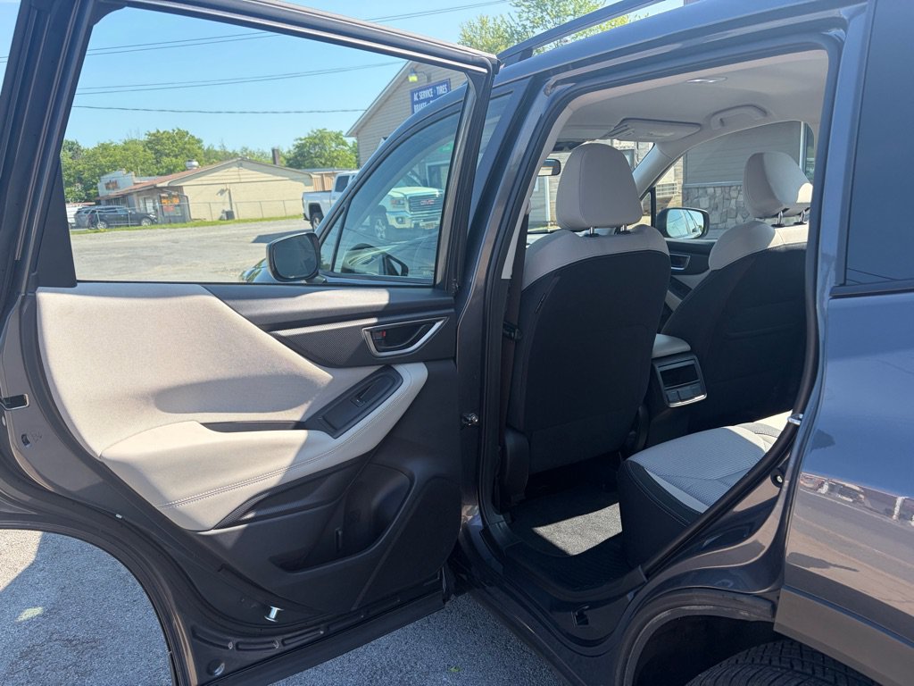 Used 2023 Subaru Forester AWD/4WD image 22