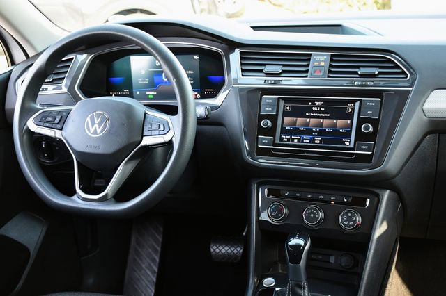 Used 2022 Volkswagen Tiguan S FWD image 2