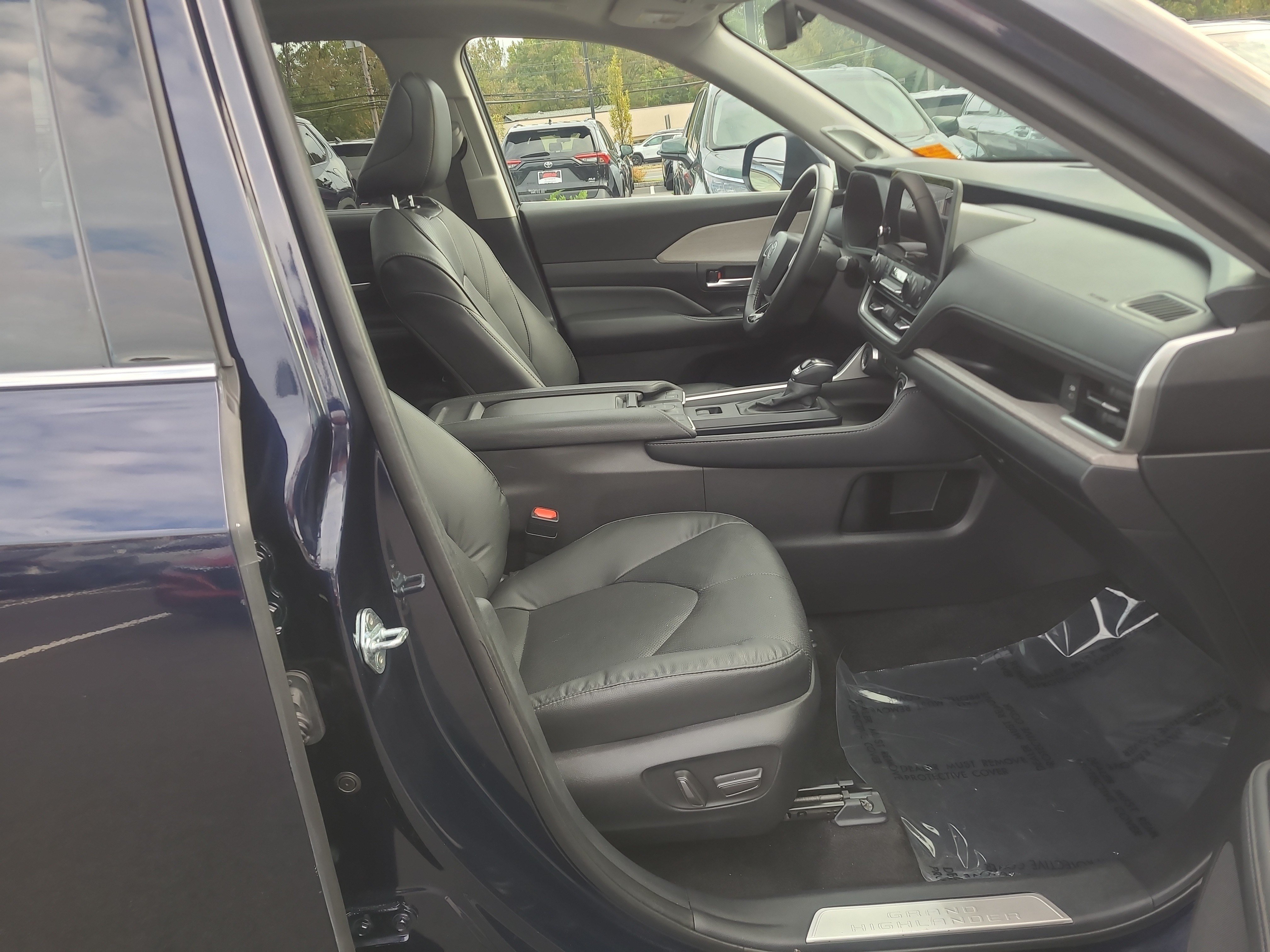 Certified 2024 Toyota Grand Highlander AWD image 17