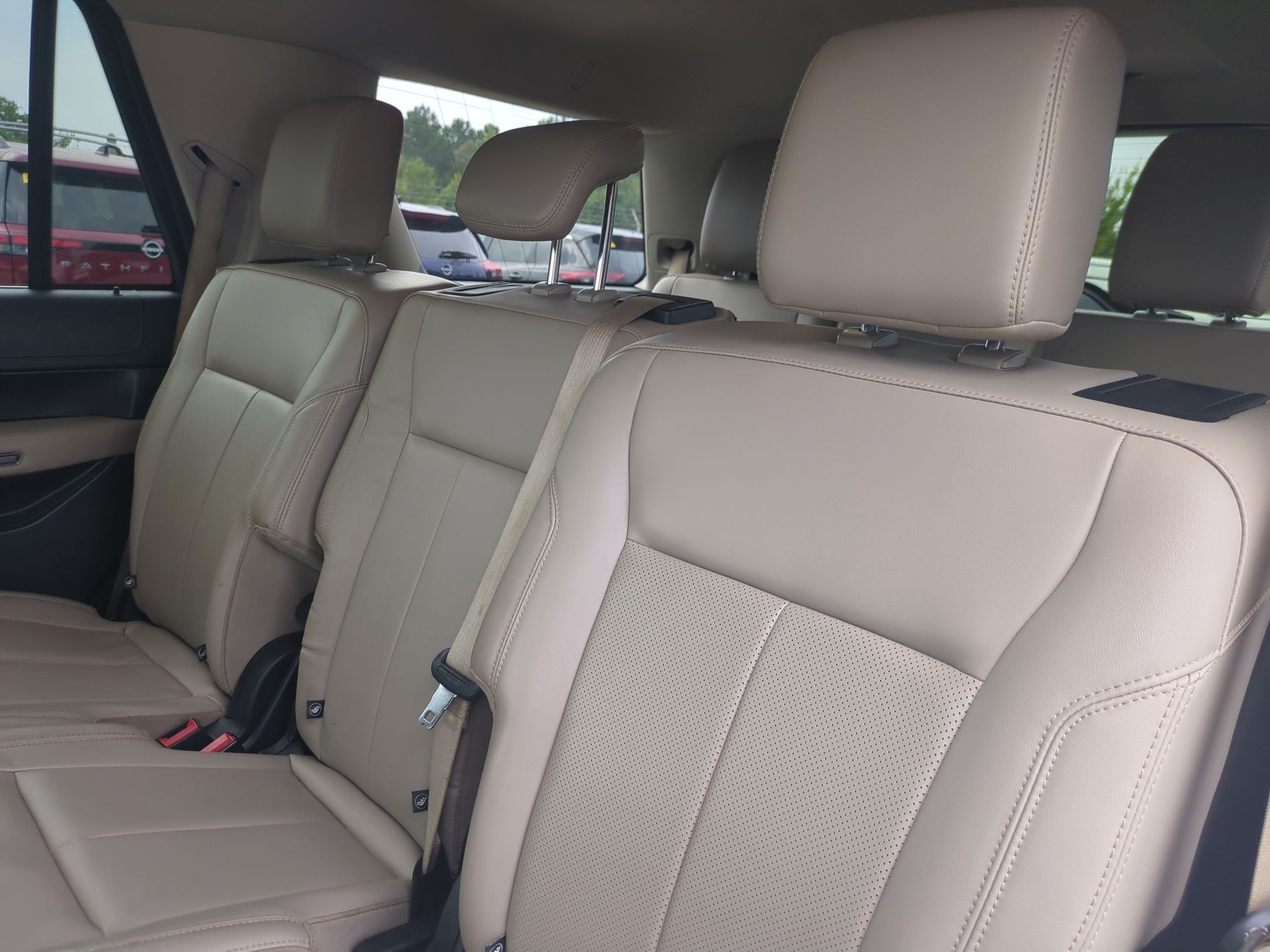 Used 2023 Ford Expedition XLT RWD image 28