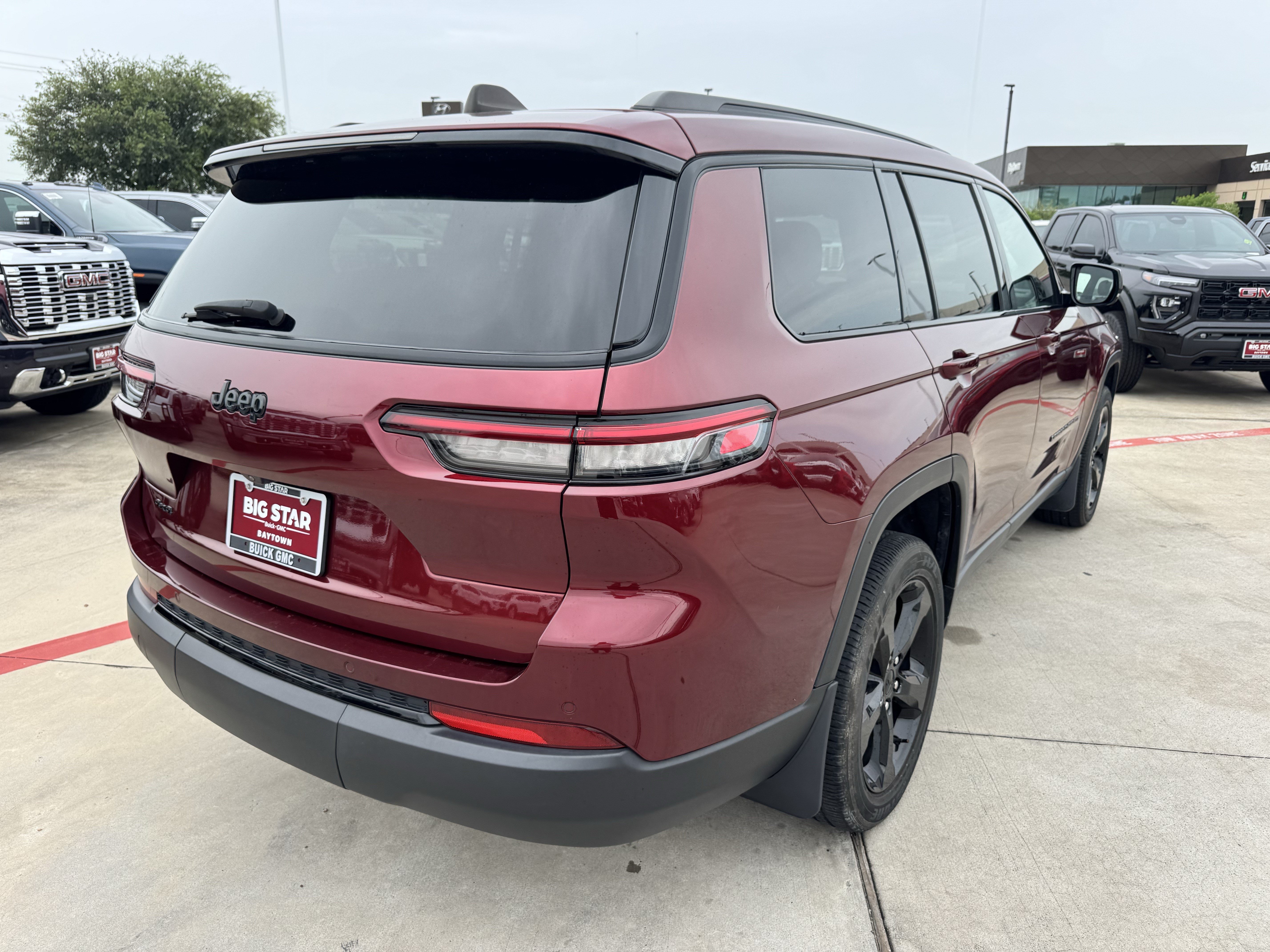 Used 2023 Jeep Grand Cherokee L Laredo AWD/4WD image 6