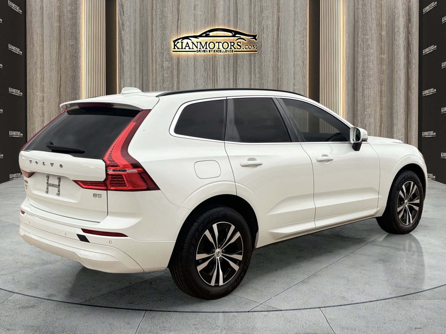Used 2023 Volvo XC60 B5 Core image 6