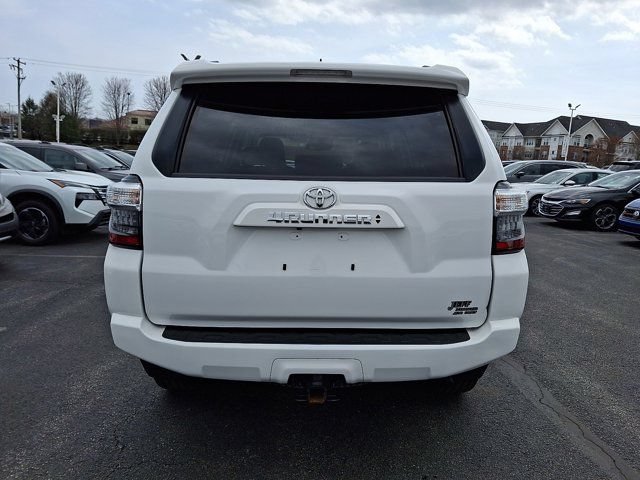 Used 2022 Toyota 4Runner SR5 Premium w/ Moonroof Package RWD image 7