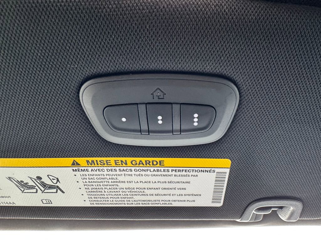 Used 2023 Chrysler Pacifica Limited w/ S Appearance Package AWD/4WD image 28