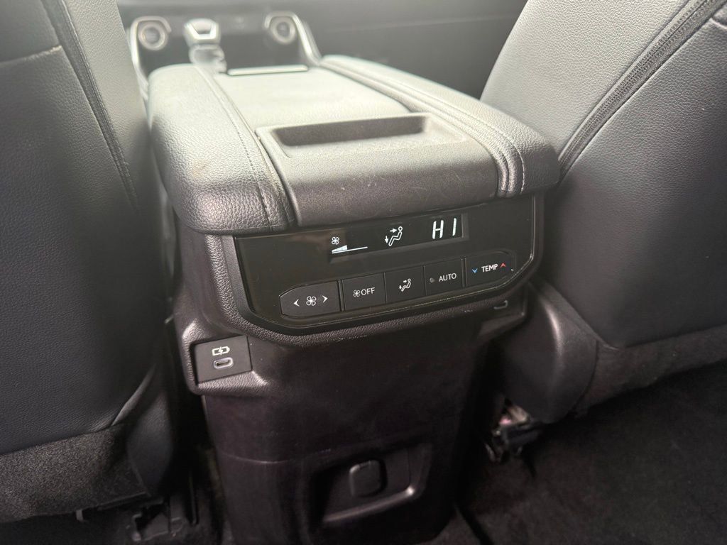 Used 2025 Toyota Grand Highlander AWD image 25