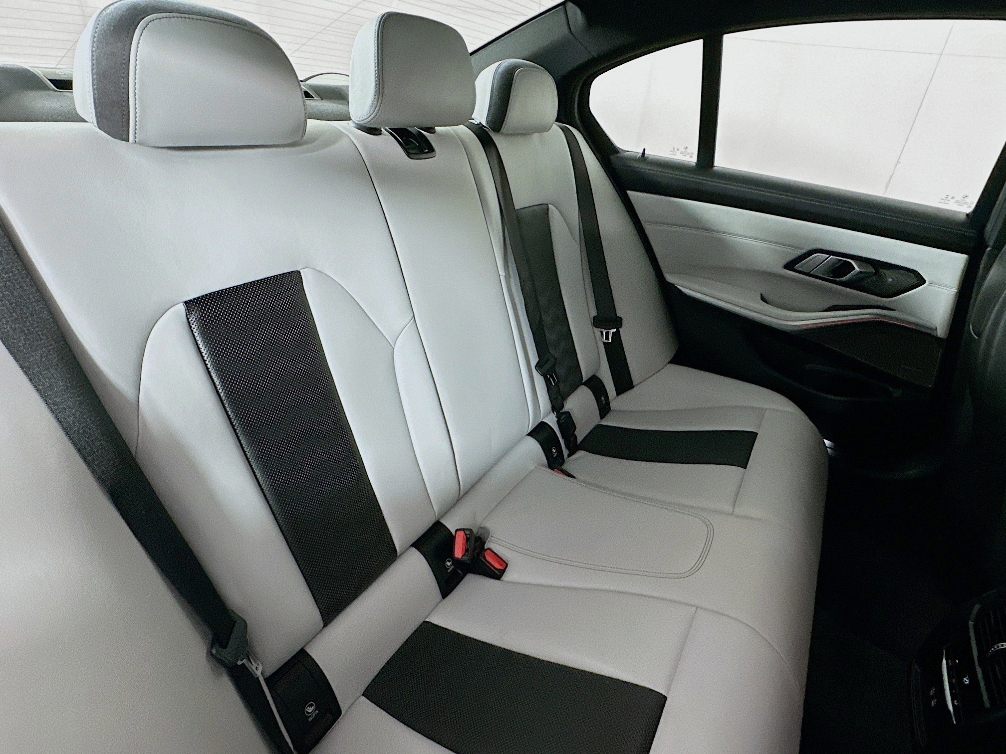 Used 2022 BMW M3 w/ M Carbon Exterior Package image 27