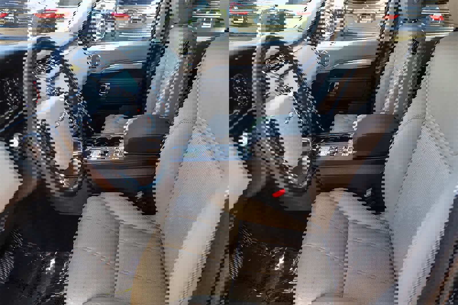 Used 2020 Land Rover Discovery Landmark image 17