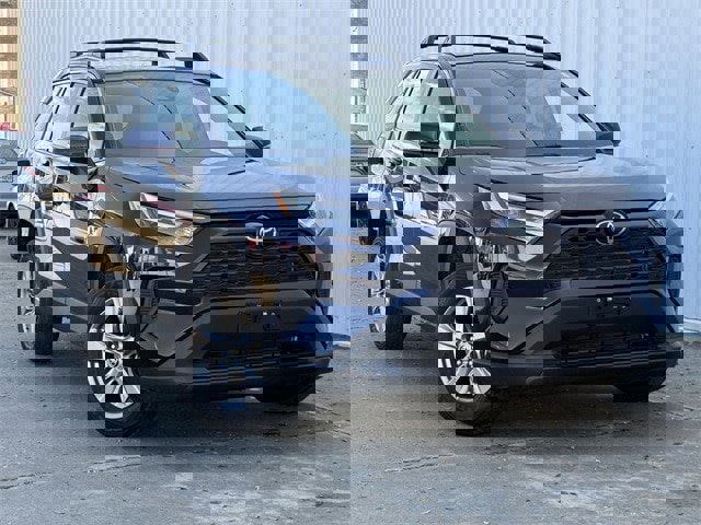 Used 2023 Toyota RAV4 XLE image 2