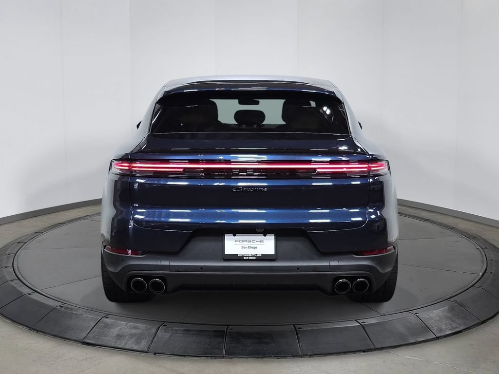 Certified 2024 Porsche Cayenne Coupe AWD/4WD image 6
