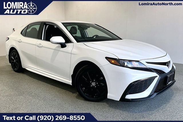 Used 2024 Toyota Camry SE image 1