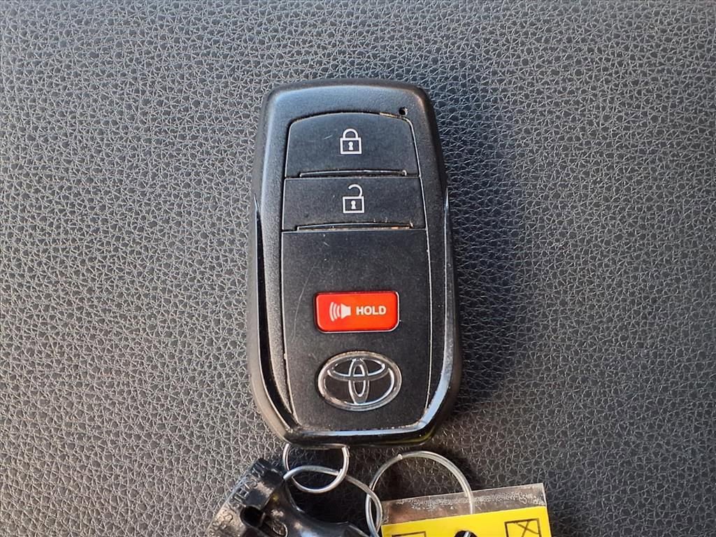 Used 2024 Toyota Tacoma TRD Off-Road image 15