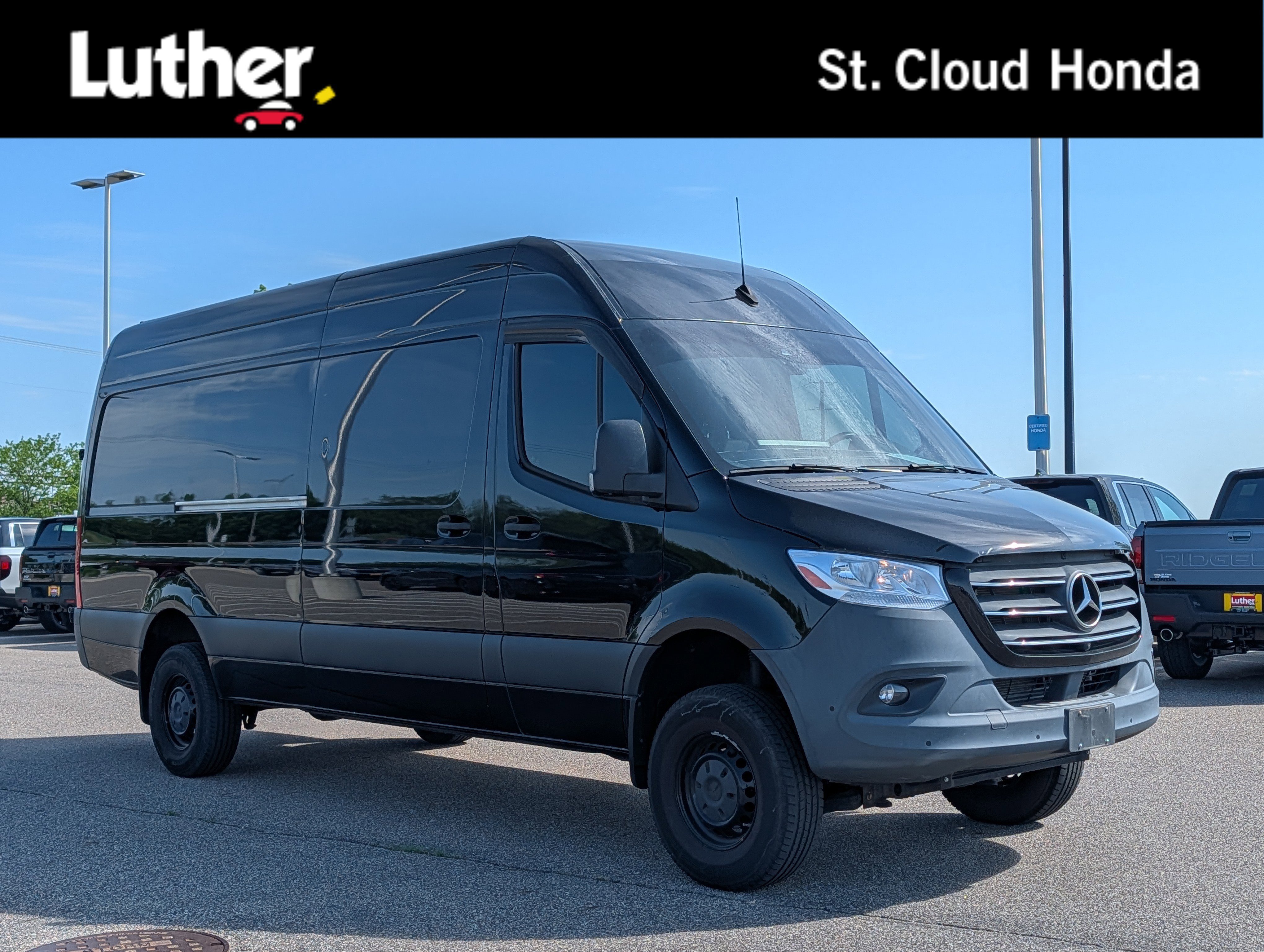 Used 2022 Mercedes-Benz Sprinter 2500 image 1