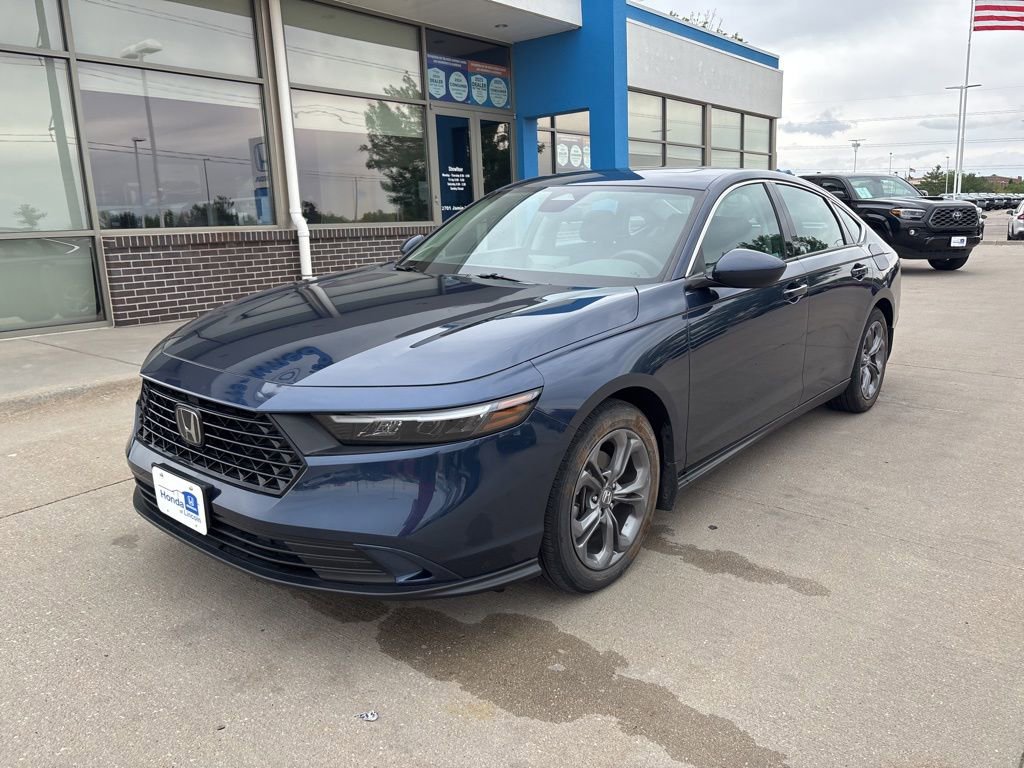 Used 2023 Honda Accord EX image 1