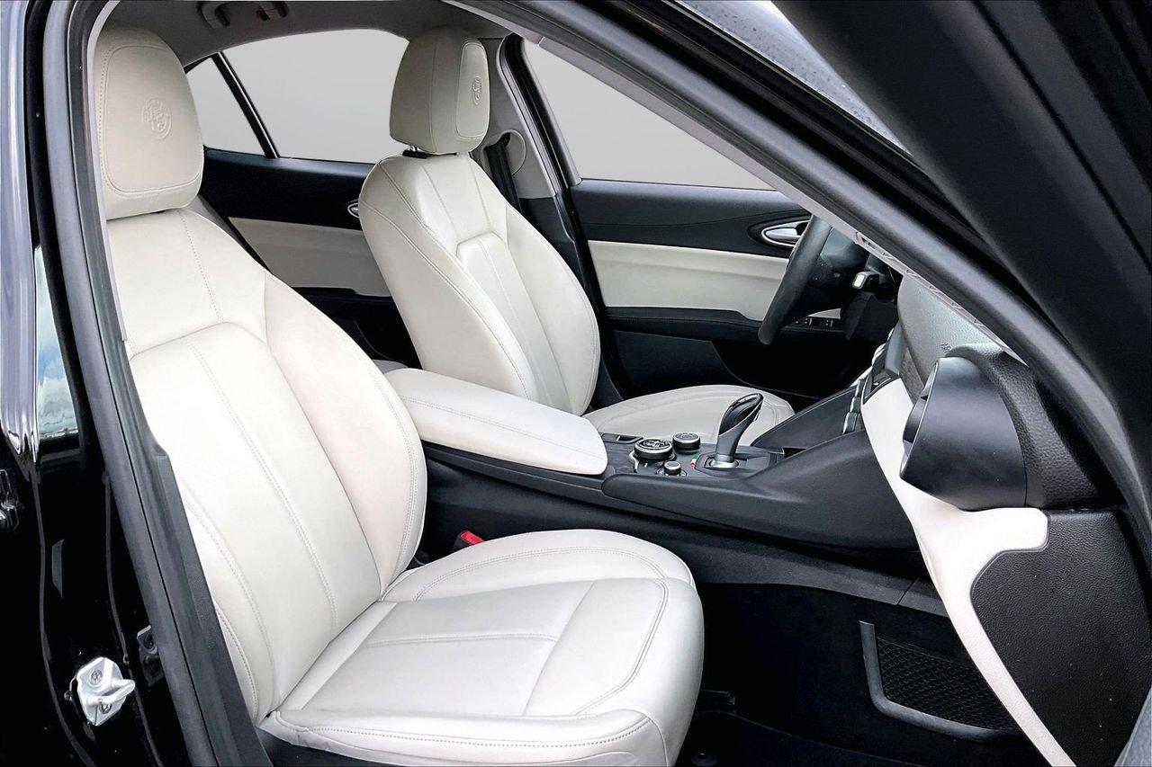 Used 2019 Alfa Romeo Giulia RWD image 22