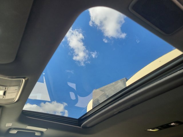 Used 2022 Lexus LX 600 4WD w/ Premium Package image 24