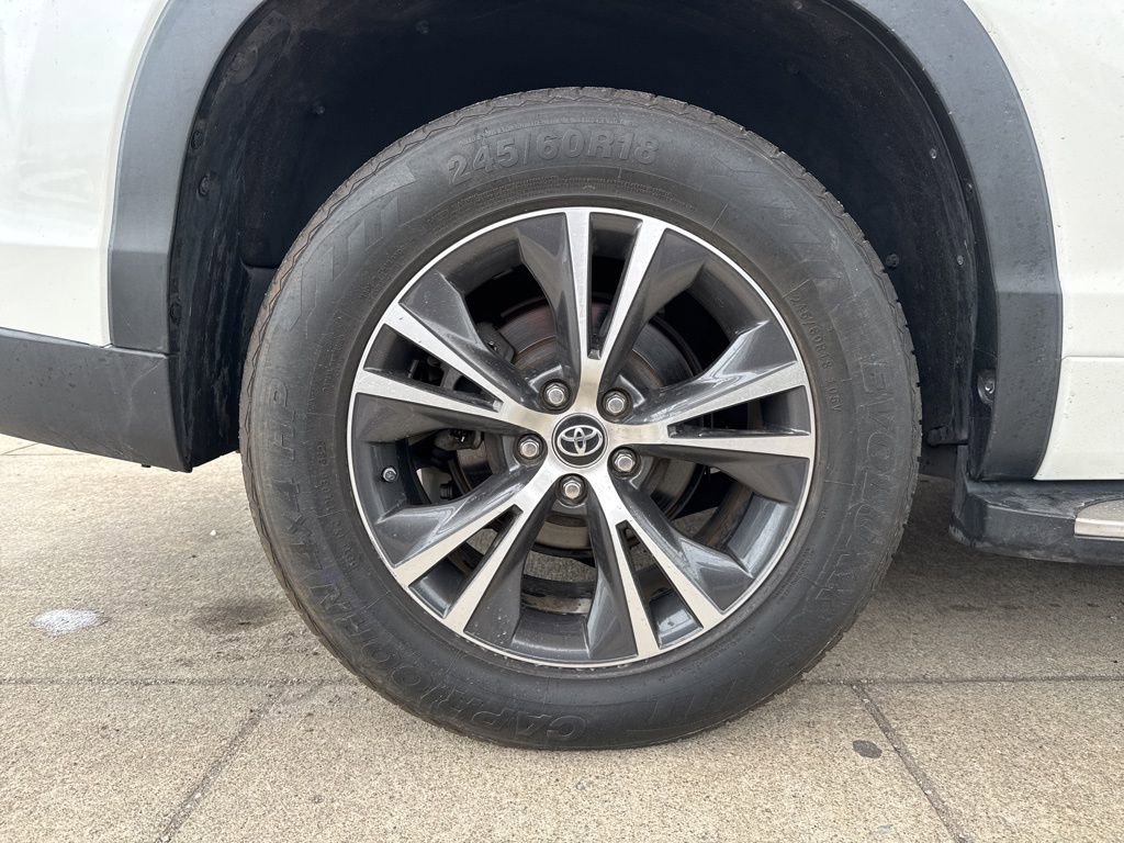 Used 2018 Toyota Highlander LE image 30