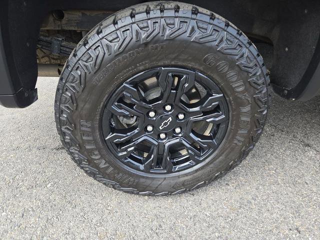 Used 2025 Chevrolet Silverado 1500 ZR2 w/ Technology Package image 2