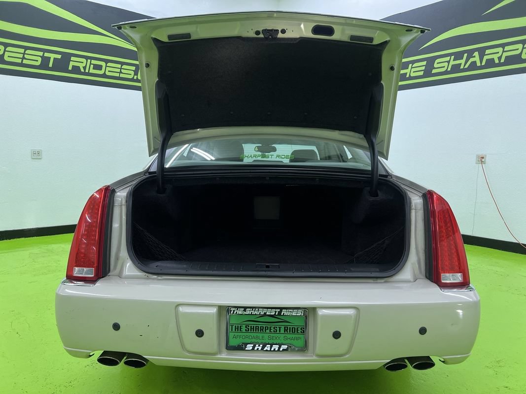 Used 2010 Cadillac DTS FWD image 9