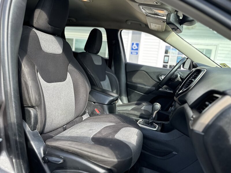 Used 2014 Jeep Cherokee Latitude FWD image 14