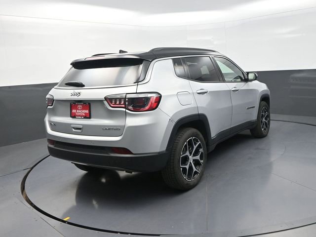 Used 2024 Jeep Compass Limited AWD/4WD image 8