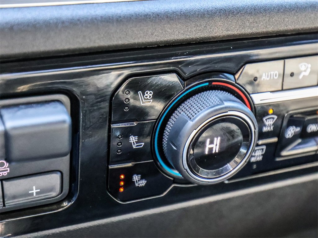 Used 2024 Chevrolet Silverado 2500 LTZ w/ LTZ Plus Package image 33
