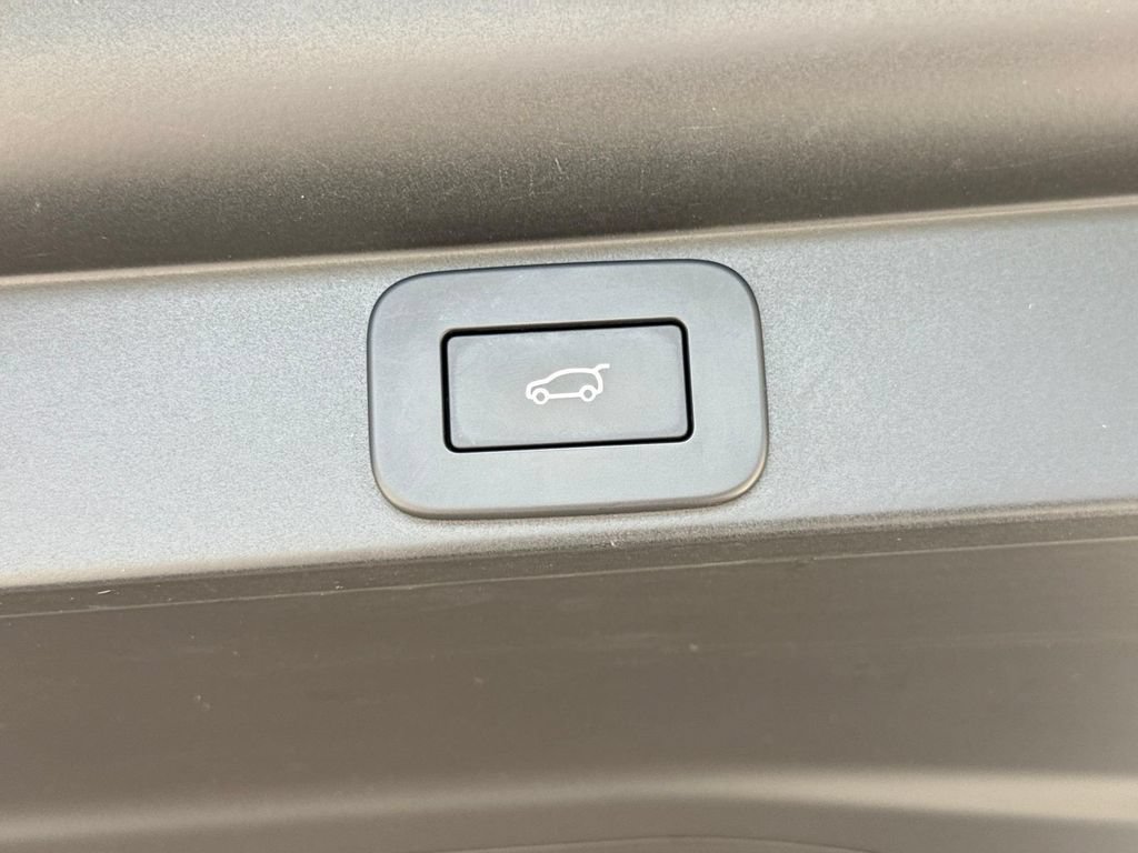 Certified 2024 Land Rover Range Rover SE AWD/4WD image 6