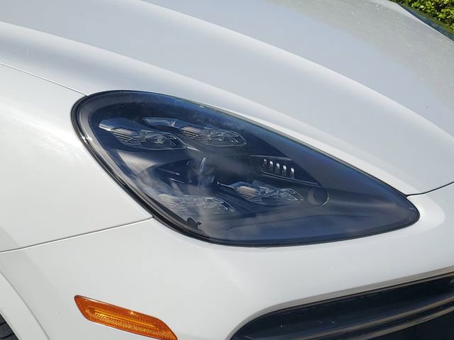 Used 2021 Porsche Cayenne Turbo image 15