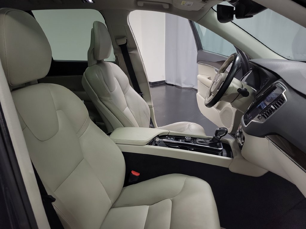 Used 2016 Volvo XC90 T6 Momentum w/ Momentum Plus Package AWD/4WD image 36