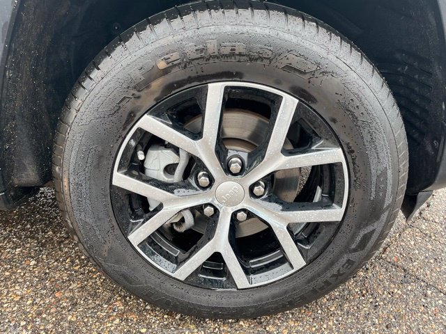 Used 2024 Jeep Grand Cherokee Limited AWD/4WD image 9